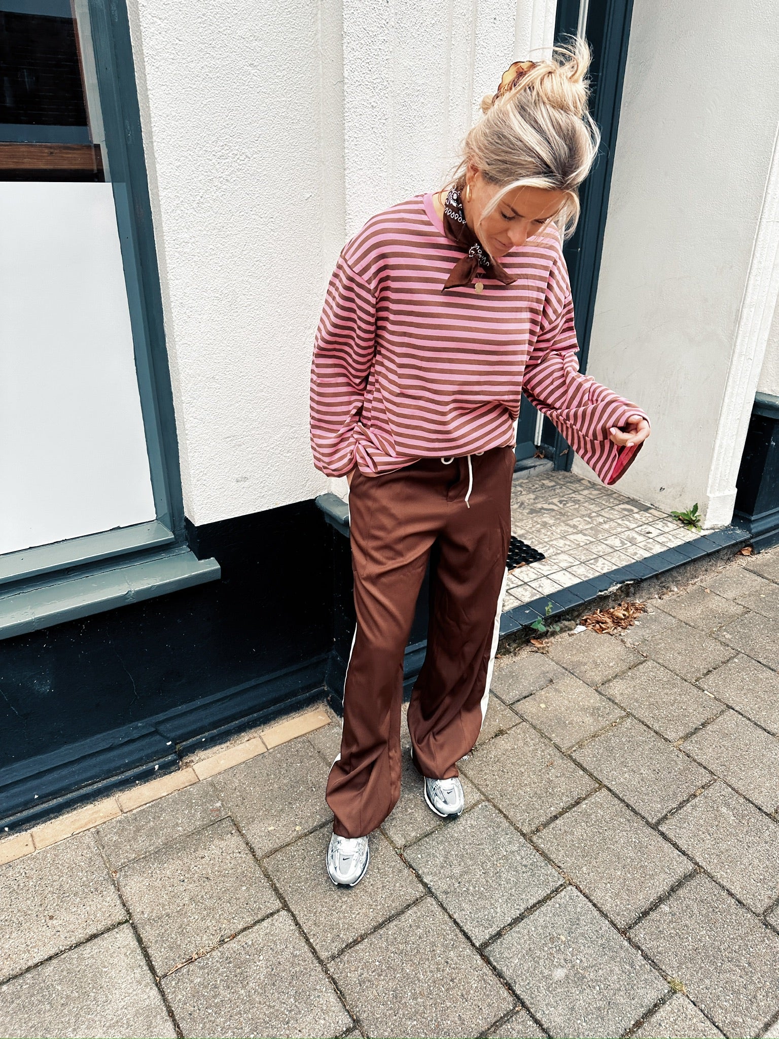Anna striped longsleeve – Roze met bruine streep – Oversized soft top –