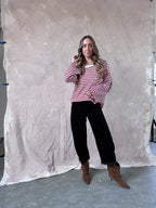 •	Anna striped longsleeve cerise met lace randje dames
	•	Oversized cerise gestreepte longsleeve met lace underskirt
