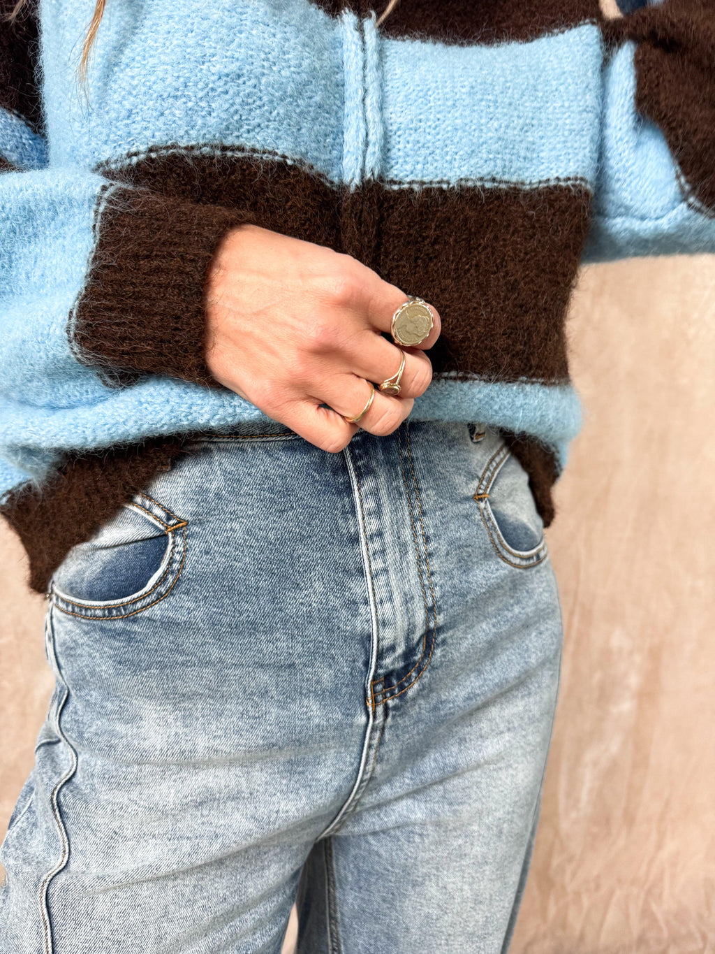 Dennie striped vest blauw/bruin – Zacht gestreept dames vest.