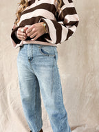 
1️⃣ Mia striped sweater bruin roze dames
2️⃣ Bruin roze gestreepte viscose sweater ballonmouwen
3️⃣ Gestreepte dames sweater 100% viscose
4️⃣ Mia striped sweater gecombineerd met jeans
