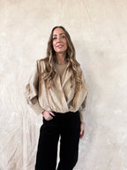 Bo blouse zandkleur – Dames blouse met vast singlet