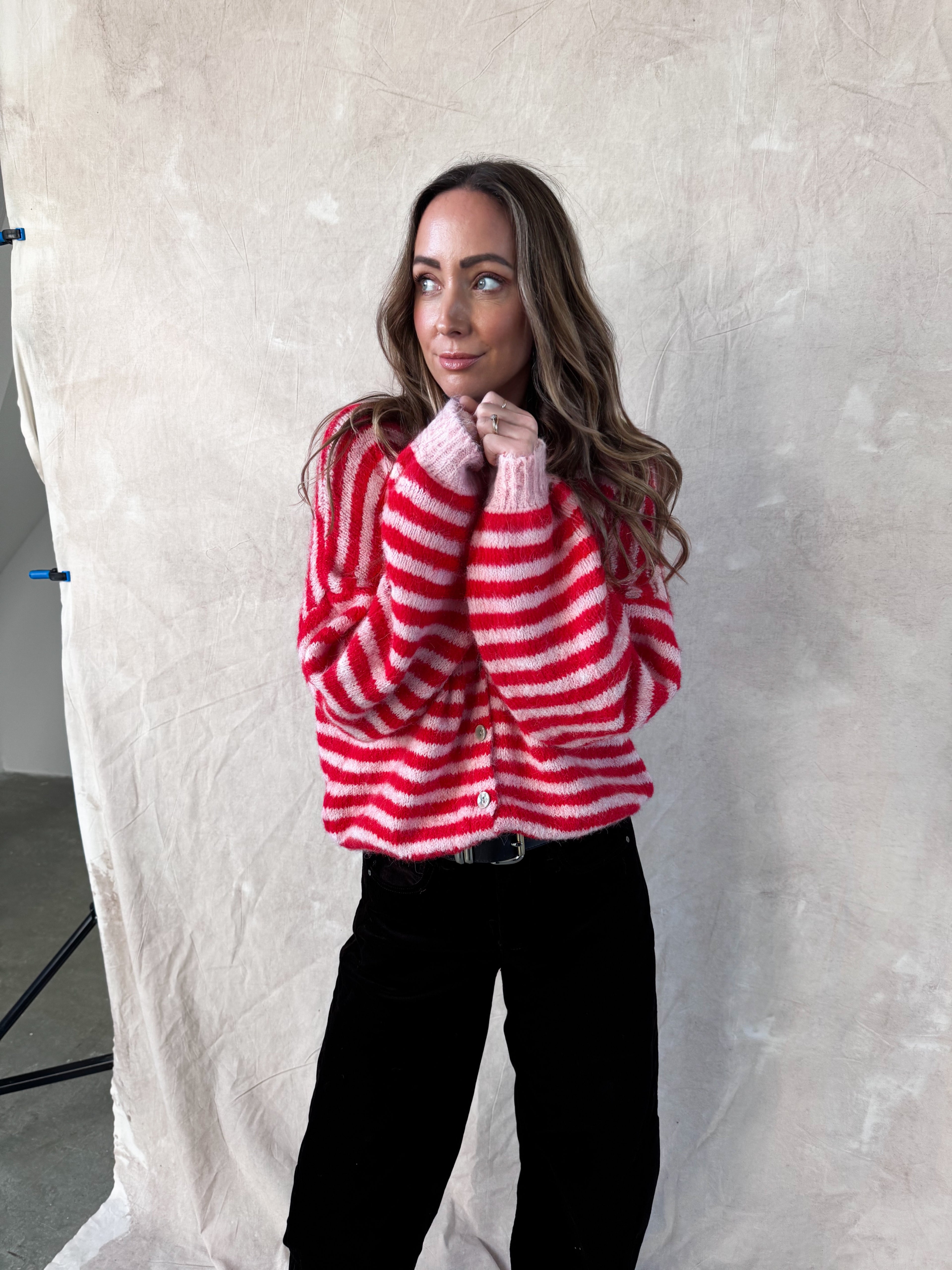 Sherry cardigan roze/rood – Zacht gestreept dames vest | Onesize XS–XL