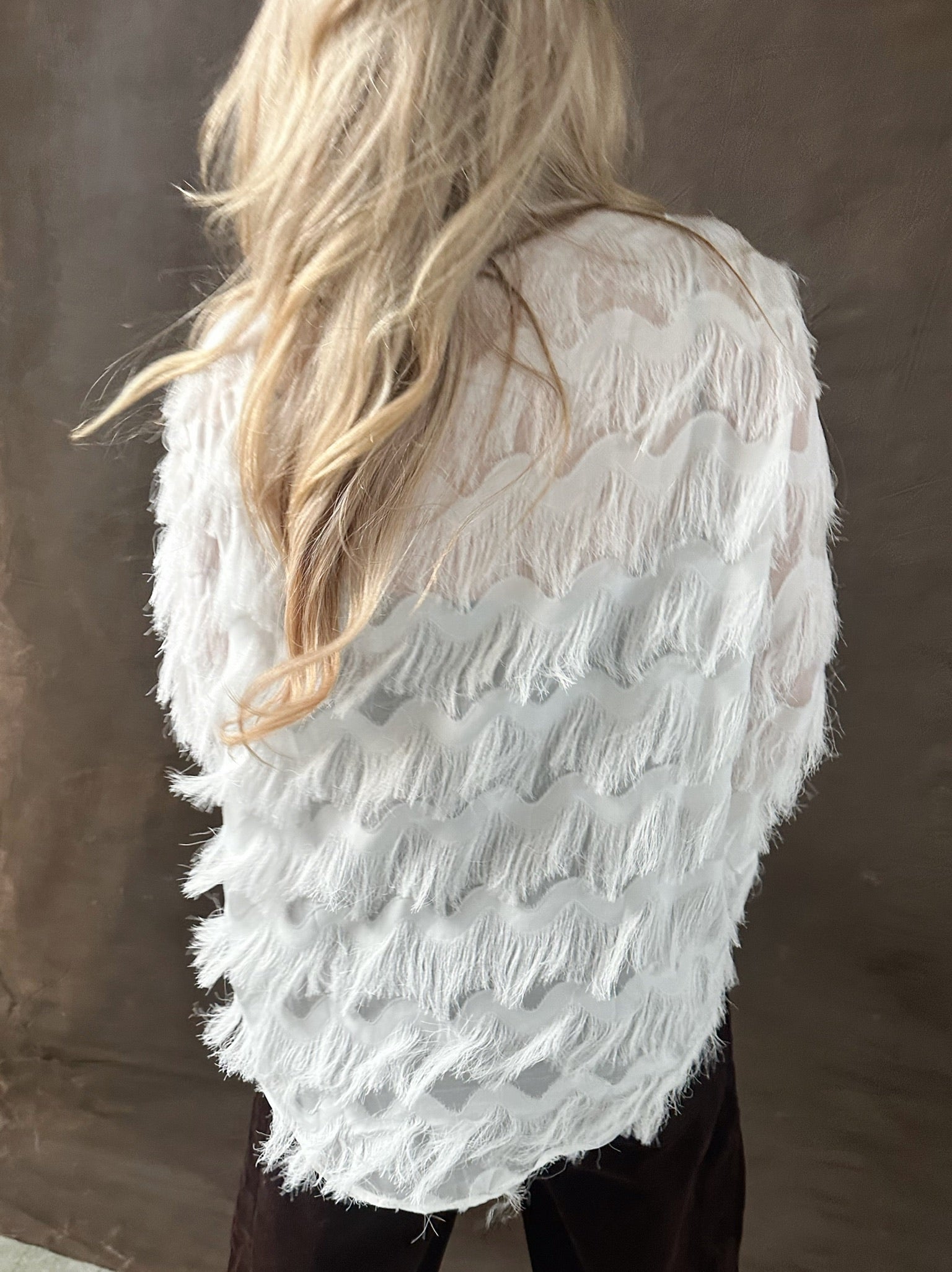 1️⃣ Noé blouse dames oversized
2️⃣ Vrolijke blouse met knopen feestelijk
3️⃣ Oversized blouse feest outfit
4️⃣ Noé blouse gecombineerd met pantalon
