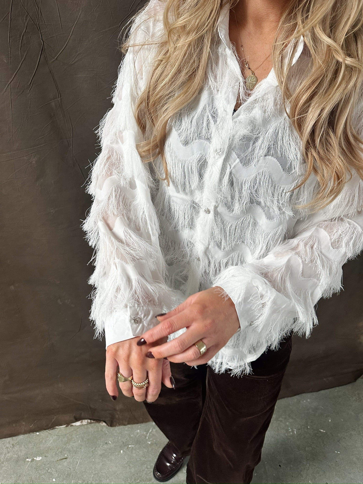 1️⃣ Noé blouse dames oversized
2️⃣ Vrolijke blouse met knopen feestelijk
3️⃣ Oversized blouse feest outfit
4️⃣ Noé blouse gecombineerd met pantalon
