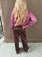 1️⃣ Mila blouse pink dames blouse met strik
2️⃣ Roze blouse met knopen en strik detail
3️⃣ Onesize roze blouse S tot L
4️⃣ Model draagt Mila blouse pink maat M
