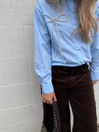 Pearl blouse – Blouse met parel strik