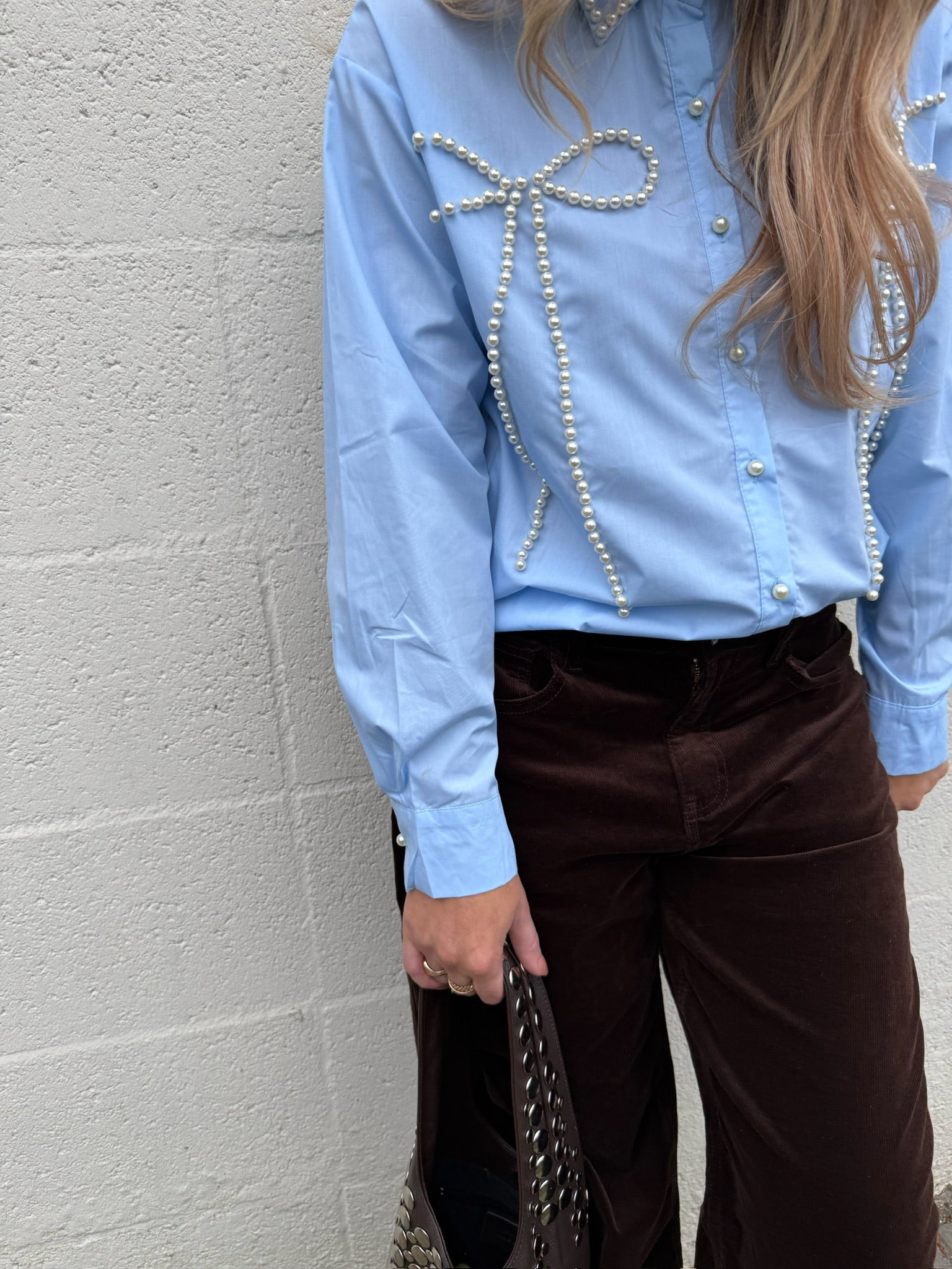 Pearl blouse – Blouse met parel strik