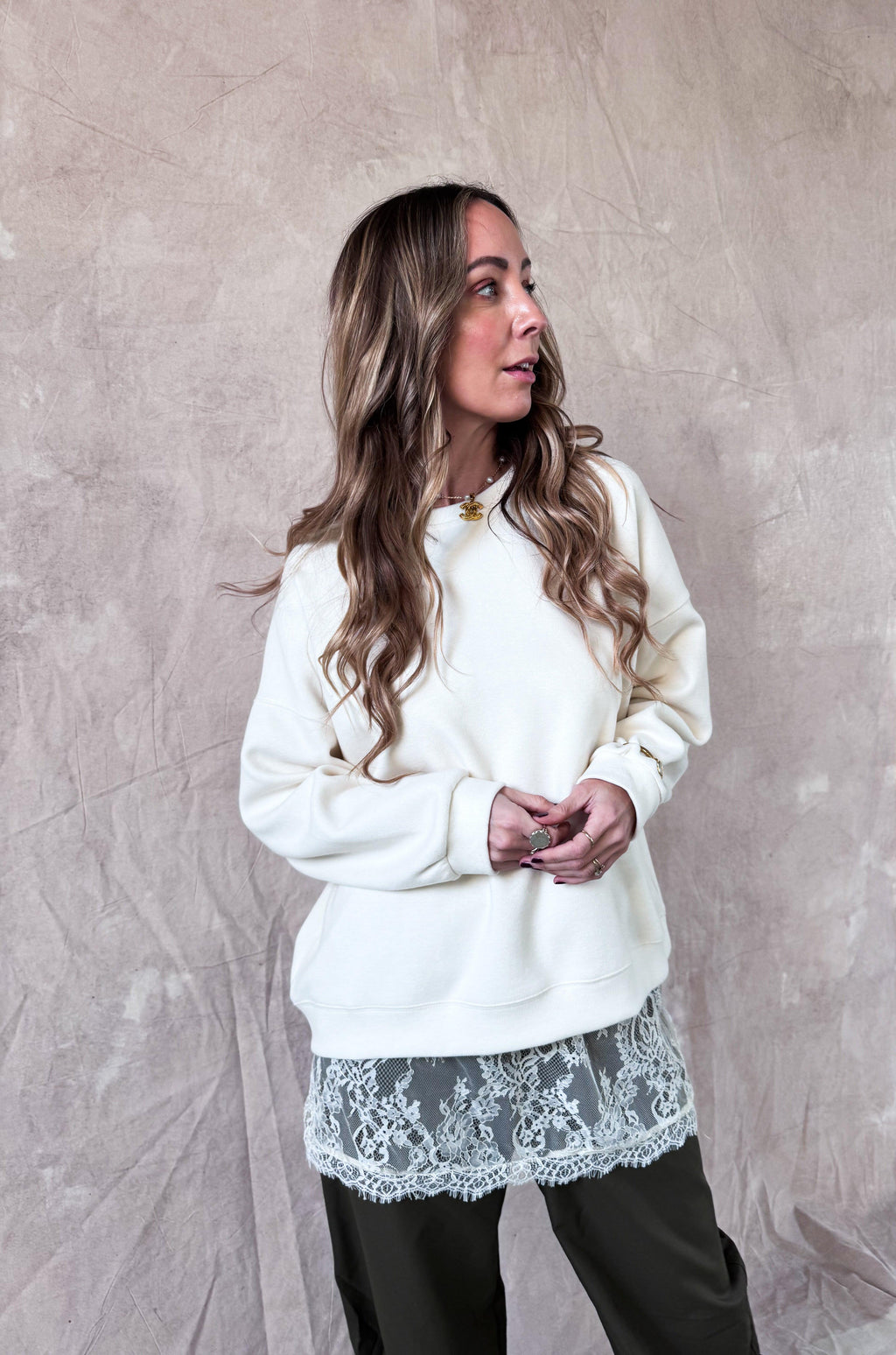 Sally sweater beige – Oversized zachte dames trui.